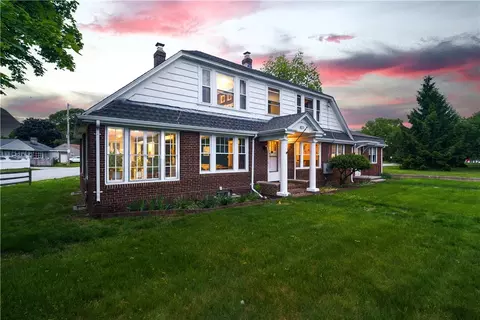 821 Post Rd, Warwick, RI 02888
