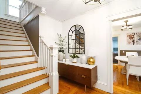 Entry Way - 821 Post Rd, Warwick, RI 02888 photo 2 of 6