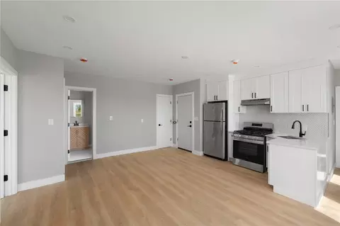Living - 735 Broadway, Pawtucket, RI 02861 photo 4 of 6