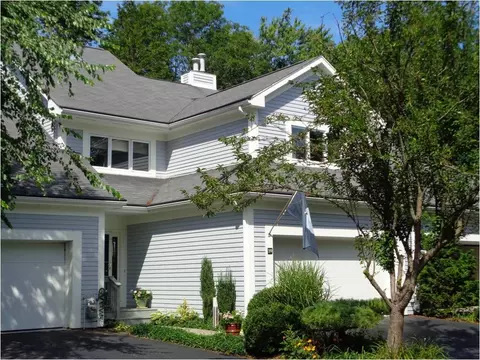 39 Bagy Wrinkle Cv #39, Warren, RI 02885