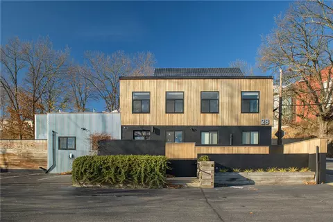 28 Wolcott St, Providence, RI 02908