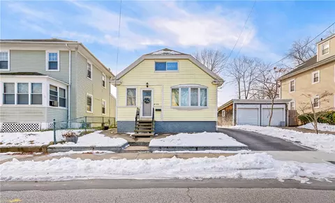 220 Bay View Ave, Cranston, RI 02905