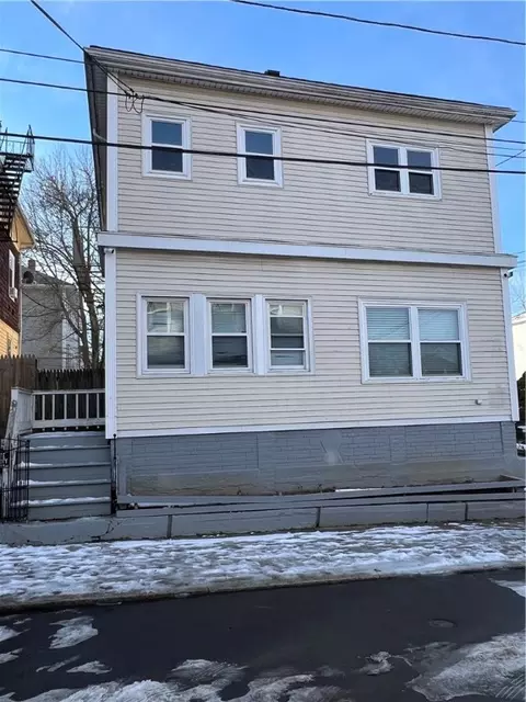 11 Hillhurst Ave, Providence, RI 02909