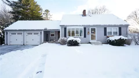 19 Turner Dr, West Warwick, RI 02893