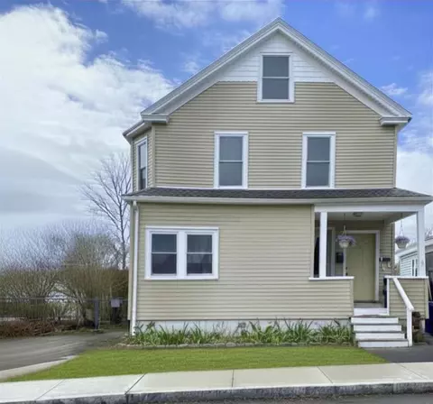 19 Vernon Ave, Newport, RI 02840