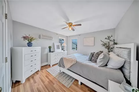 Bedroom - 3945 Post Rd, Warwick, RI 02886 photo 4 of 5