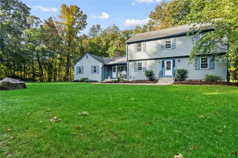 305 Spring Valley Dr, East Greenwich, RI 02818