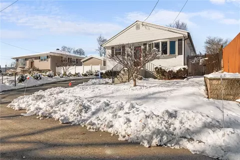 56 Warwick St, East Providence, RI 02914
