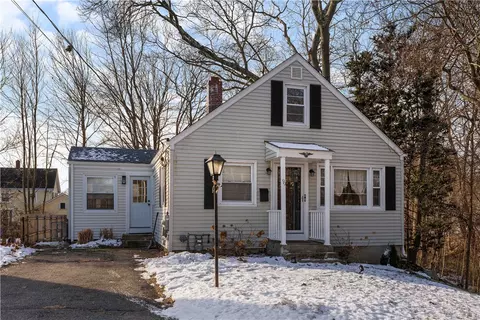99 Allen Ave, Riverside, RI 02915