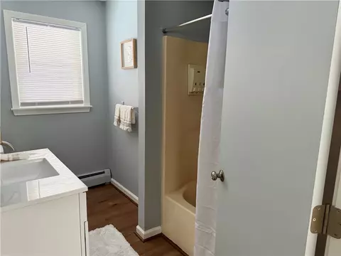Bath - 30 Huntley Rd, Killingly, CT 06241 photo 2 of 2