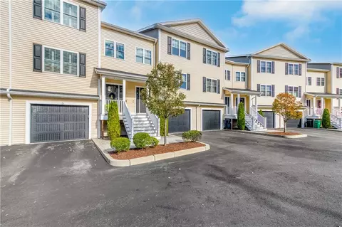 3800 Post Rd #4, Warwick, RI 02886
