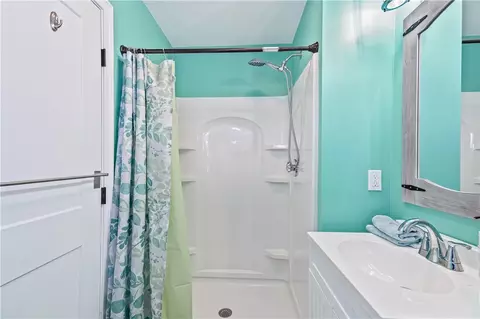 Bath - 3800 Post Rd #4, Warwick, RI 02886 photo 5 of 6