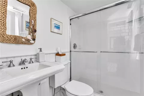 Bath - 43 Noyes Neck Rd, Westerly, RI 02891 photo 2 of 4