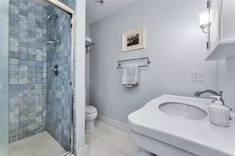 Bath - 43 Noyes Neck Rd, Westerly, RI 02891 photo 3 of 4
