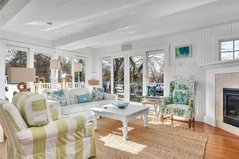 Living - 43 Noyes Neck Rd, Westerly, RI 02891 photo 2 of 4