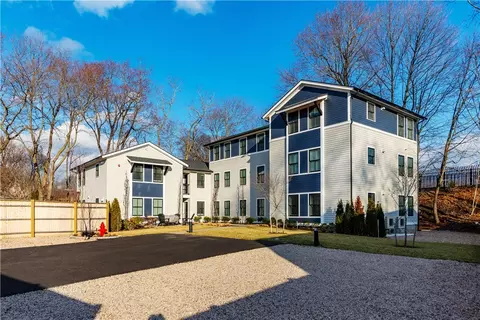 32 Exchange St #203, East Greenwich, RI 02818
