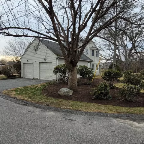 48 Arnold Ct #A, North Providence, RI 02904