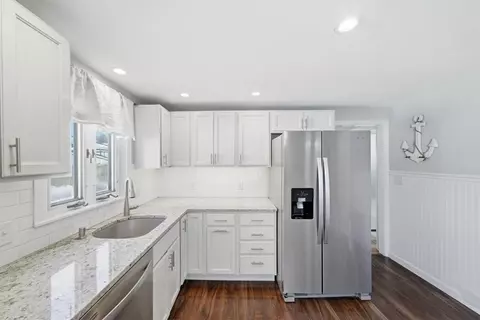 Kitchen - 11 Midway Dr, Warwick, RI 02886 photo 3 of 3