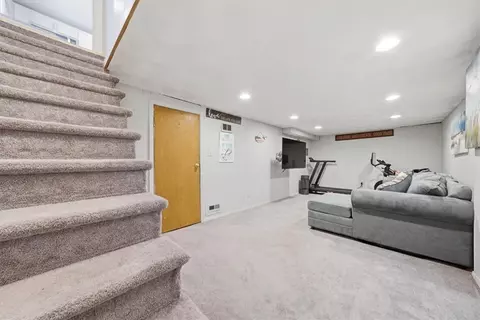 Entry Way - 11 Midway Dr, Warwick, RI 02886 photo 3 of 3