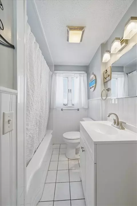 Bath - 11 Midway Dr, Warwick, RI 02886 photo 2 of 2