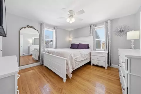 Bedroom - 11 Midway Dr, Warwick, RI 02886 photo 1 of 3