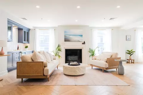 10 Brown Howard #101, Newport, RI 02840