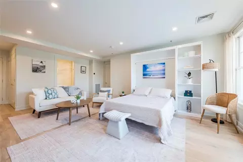 10 Brown Howard #102, Newport, RI 02840