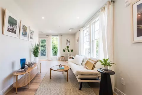 10 Brown Howard #107, Newport, RI 02840