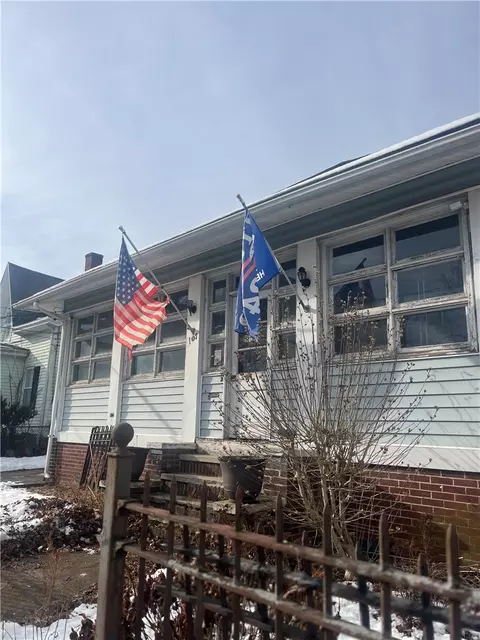 107 Mulberry St, Pawtucket, RI 02860