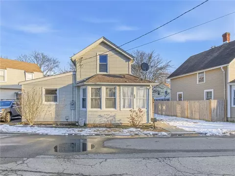 28 Jefferson Ave, Riverside, RI 02915