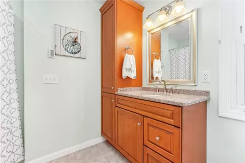 Bath - 22 Colonial Dr, Westerly, RI 02891 photo 2 of 3