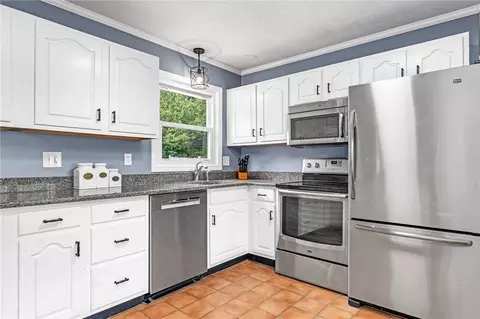 Kitchen - 22 Colonial Dr, Westerly, RI 02891 photo 3 of 5