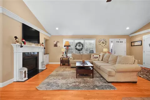 Living - 263 Plain St, Rehoboth, MA 02769 photo 1 of 1