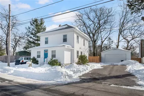 2 Overbrook Ave, Warwick, RI 02889