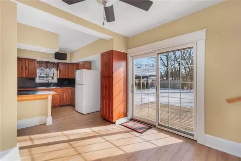 Entry Way - 2 Overbrook Ave, Warwick, RI 02889 photo 4 of 4