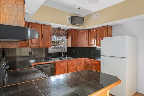 Kitchen - 2 Overbrook Ave, Warwick, RI 02889 photo 2 of 4