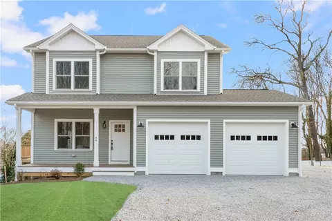 44 Oldham St, Warwick, RI 02886
