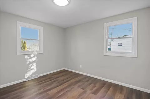 38 Bowman St, Warwick, RI 02889 photo 16