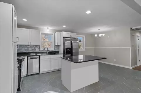 38 Bowman St, Warwick, RI 02889 photo 8