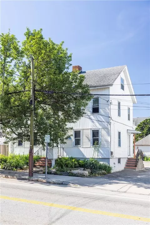 89 Warren Ave, East Providence, RI 02914