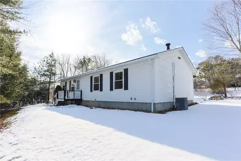 42 Hopkins Ave, Johnston, RI 02919