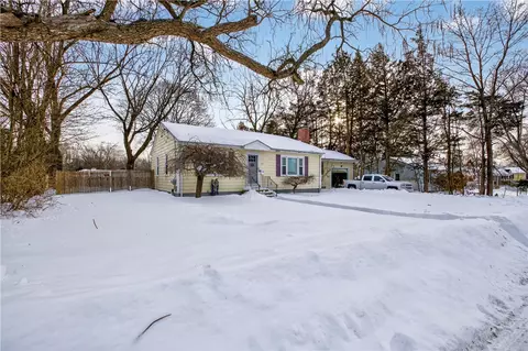 110 Panto Rd, Warwick, RI 02886