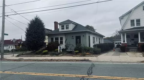 1196 Smith St, Providence, RI 02908