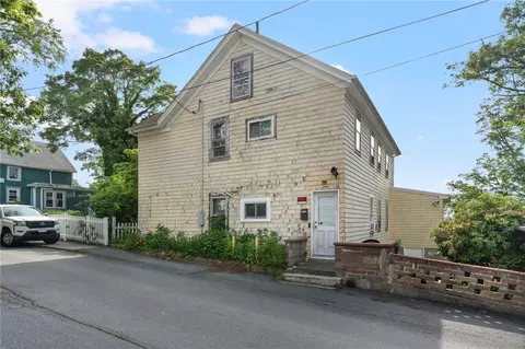 376 Underwood St, Fall River, MA 02720