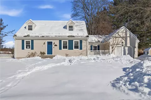 6 Obeline Dr, North Smithfield, RI 02896