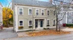 21 Pratt St #3, Providence, RI 02906