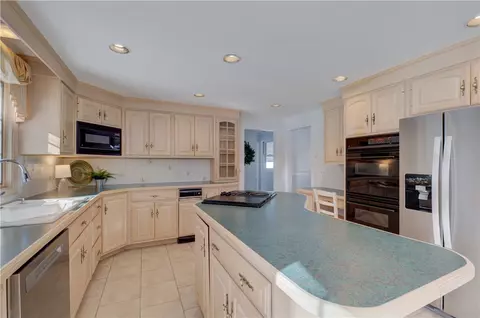 6 Contour Rd, Warwick, RI 02886 photo 12