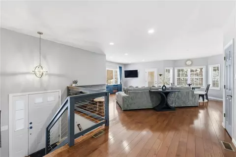 Entry Way - 28 Cardinal Dr, Killingly, CT 06241 photo 2 of 5