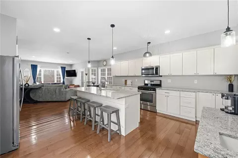 Kitchen - 28 Cardinal Dr, Killingly, CT 06241 photo 3 of 4