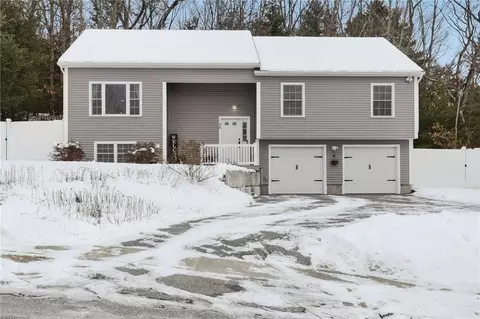 28 Cardinal Dr, Killingly, CT 06241